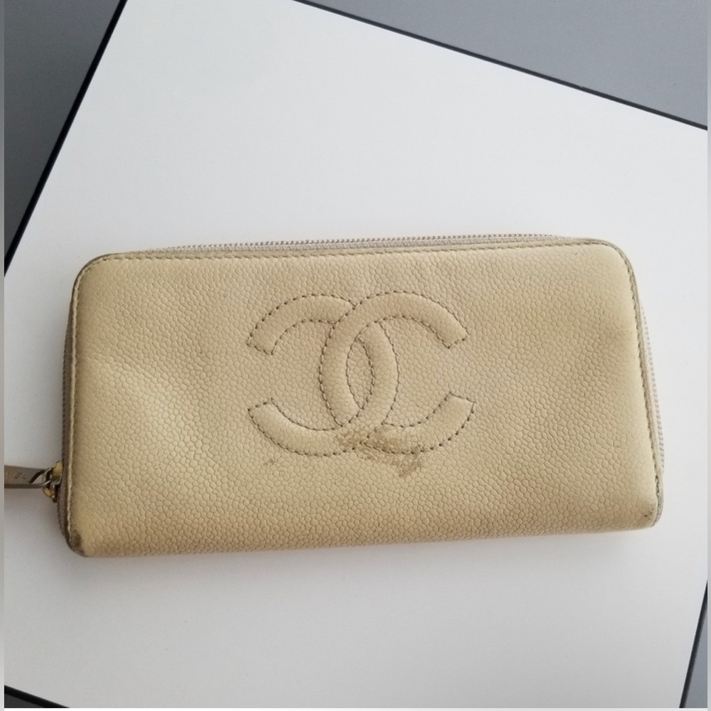 CHANEL CC Monogram Caviar zippy wallet